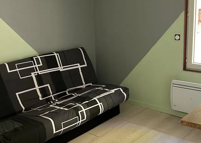 Maison De A 3 Kilometre Du Centre De Cognac , Jacuzzi Privee Et Disponible Sur Place *