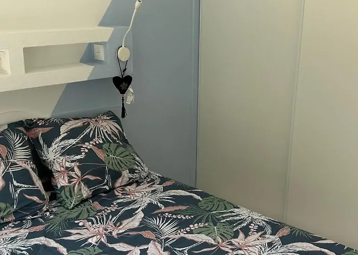 Maison De A 3 Kilometre Du Centre De Cognac , Jacuzzi Privee Et Disponible Sur Place Saint-Brice (Charente)